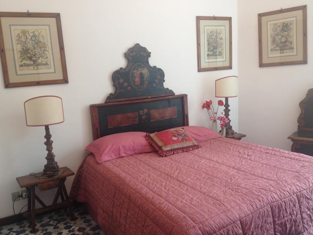 Domus Antonella A Trastevere Lägenhet *