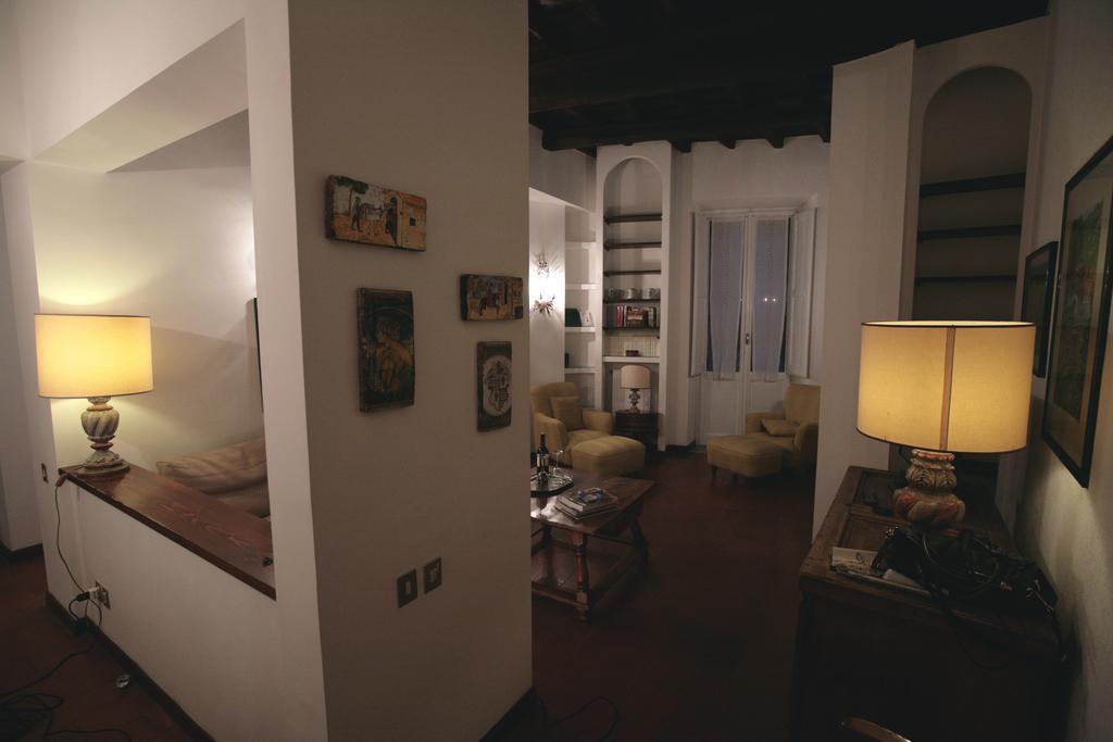 Domus Antonella A Trastevere Lägenhet *